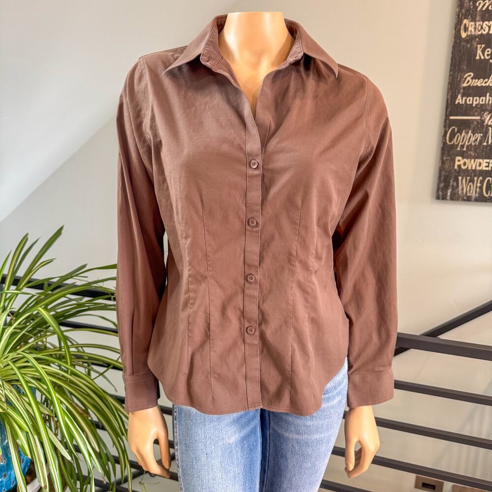 Foxcroft Women's Size 8 Brown Long Sleeve Button Down Shirt Non-Iron Career